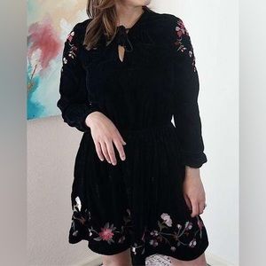 A.N.A. Velvet Long Sleeve Embroidered Dress | Black | Size Medium